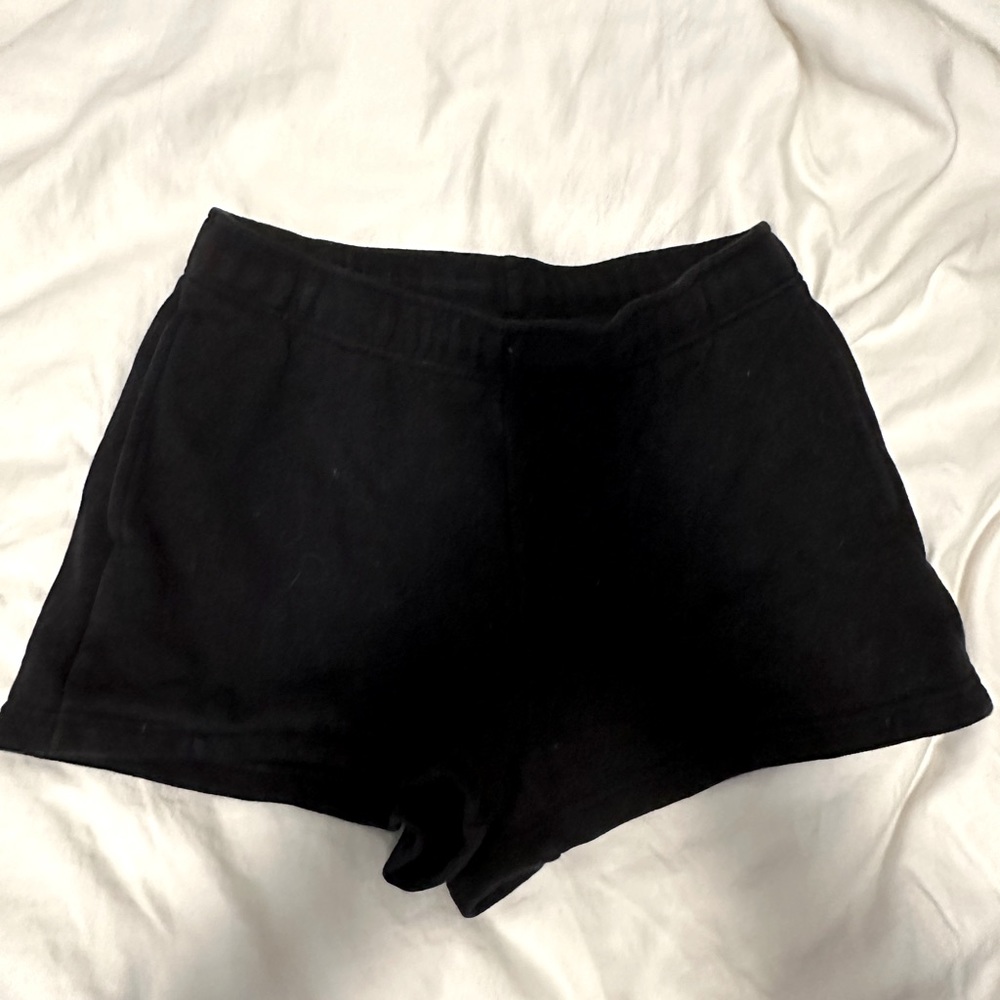 ARITZIA TNA fleece shorts